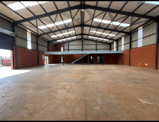 500M² WAREHOUSE TO LET IN SUNDERLAND RIDGE
